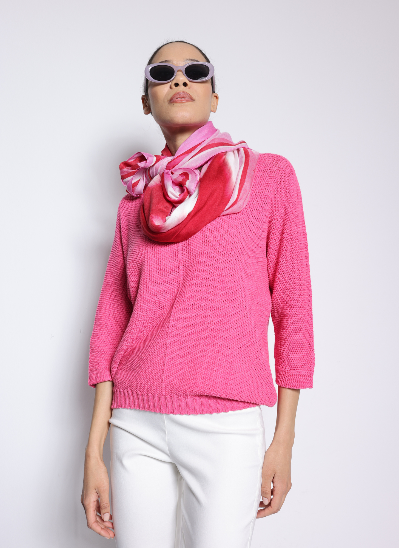 Strickwaren, Pullover, Sweatshirt, Bluse, Sonnenbrille